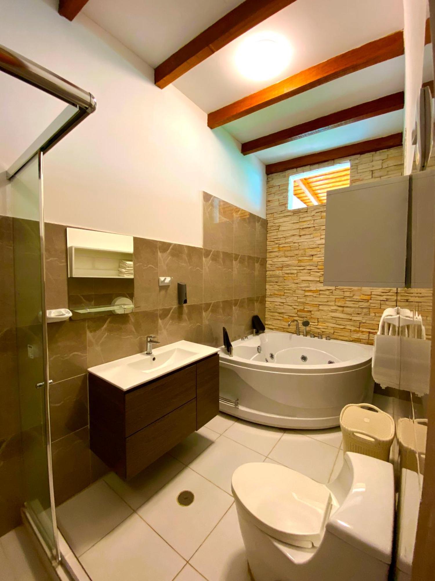 Hotel Resort Thiago Chincha Alta Exteriör bild