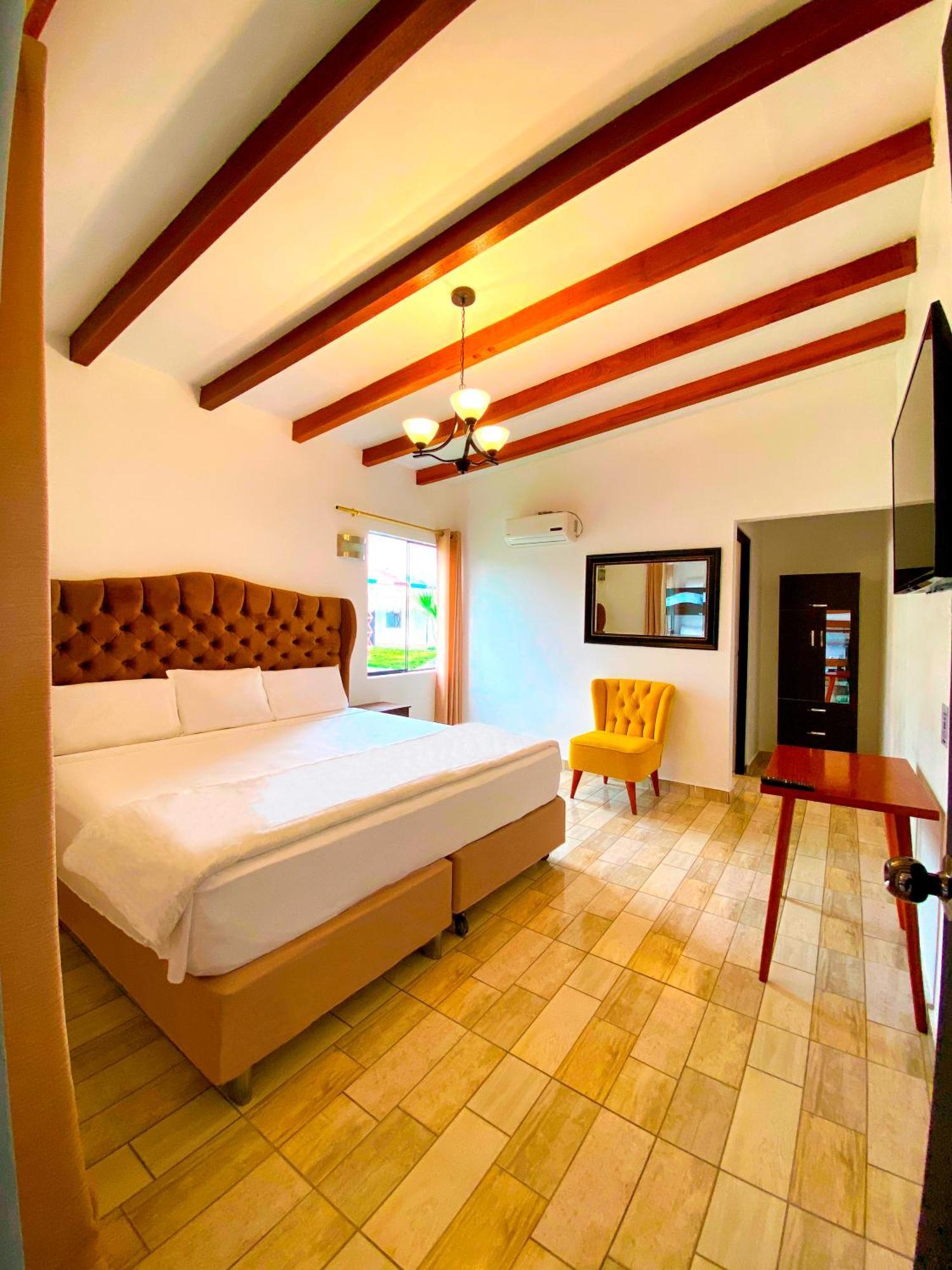 Hotel Resort Thiago Chincha Alta Exteriör bild